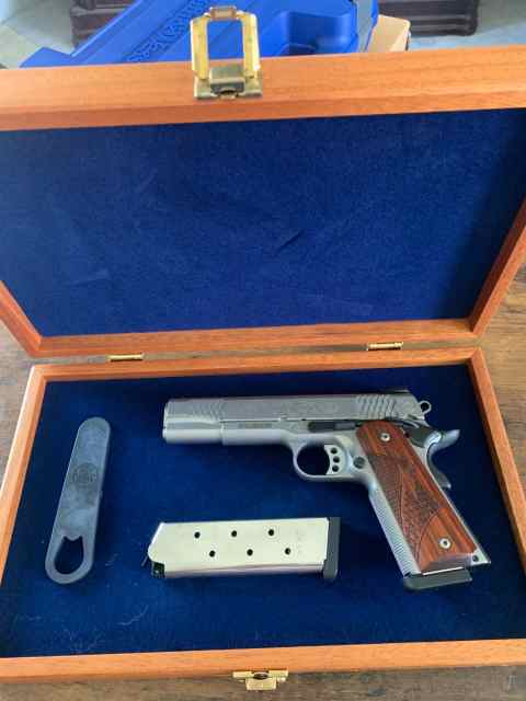 NIB-S &amp; W ENGRAVED 1911 W/GIFT BOX-PRICE LOWERED