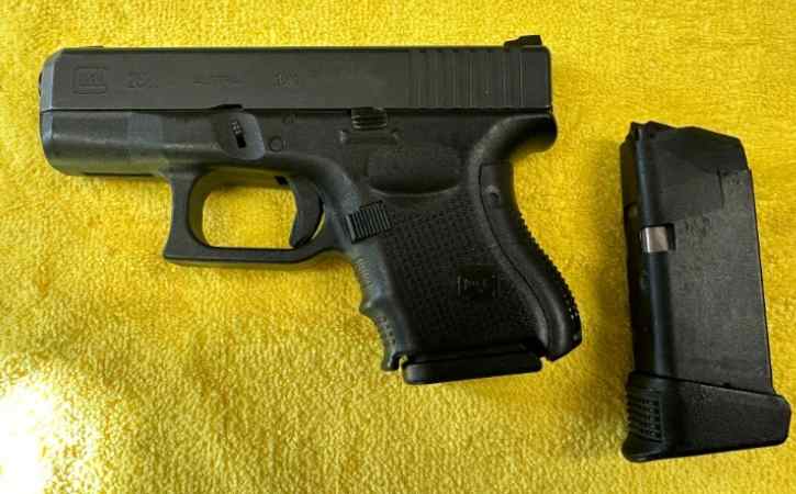 Glock 26 9mm 2 mags