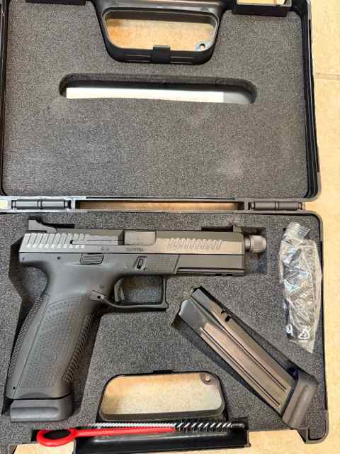 Like new CZ P10F Suppressor ready night sights