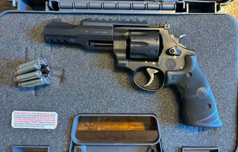 Smith &amp; Wesson M&amp;P R8 Performance Center .357