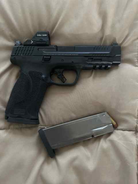 Smith and Wesson M&amp;P 2.0 in 10mm