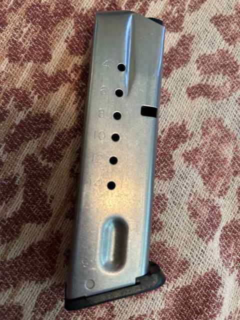 WTS Smith &amp; Wesson 5906 factory mag. 14 rds.