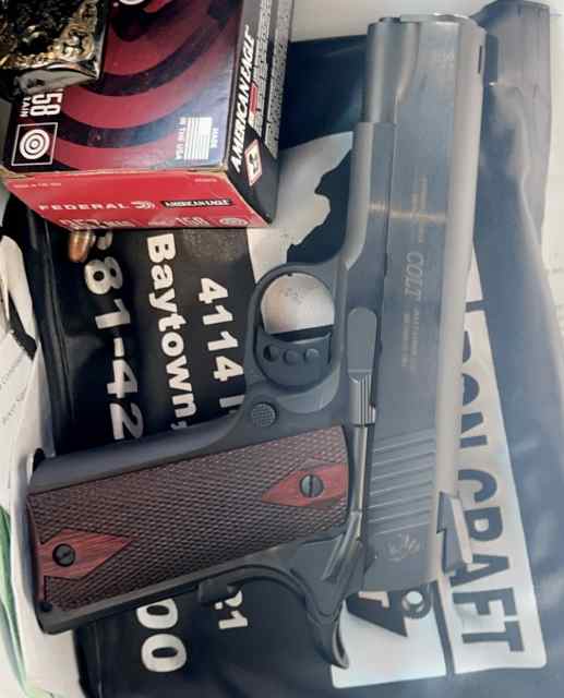 Colt combat commander 9mm