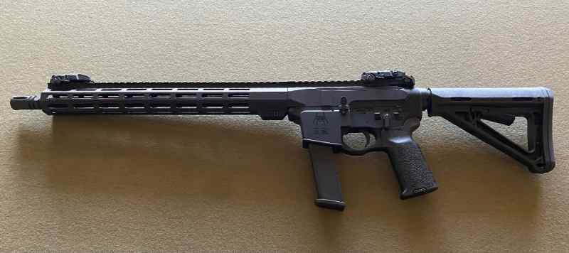 Like New AR15 9mm Carbine uses Glock Magazines 