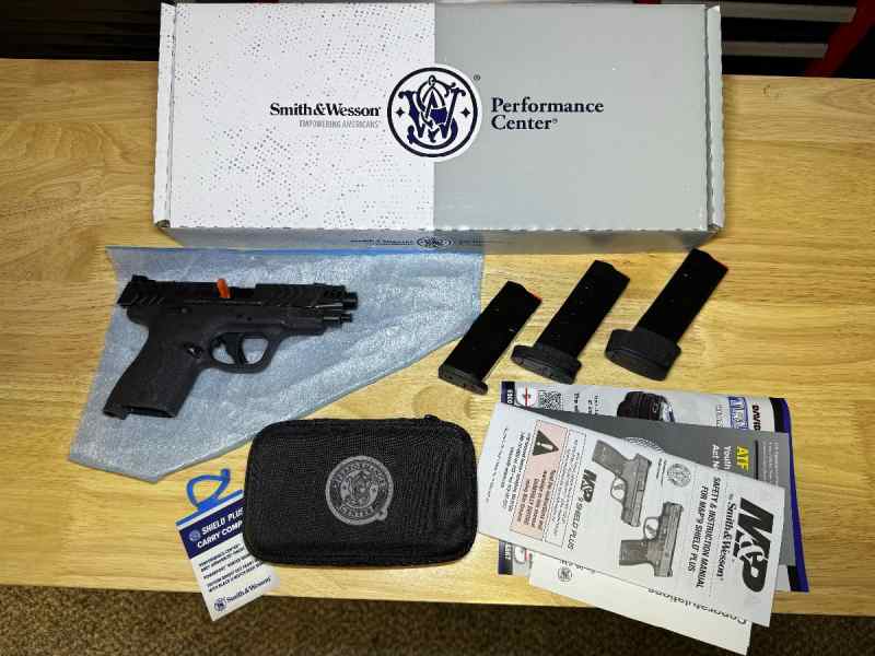 Smith &amp; Wesson PC Shield Plus Carry Comp