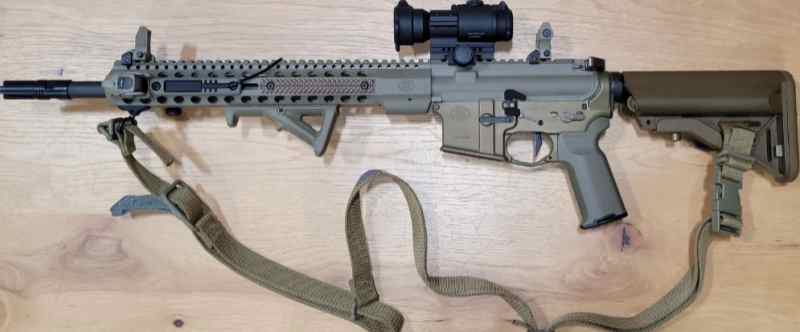 FNH FN15 5.56 NATO .223 Remington 16&quot; FDE Aimpoint