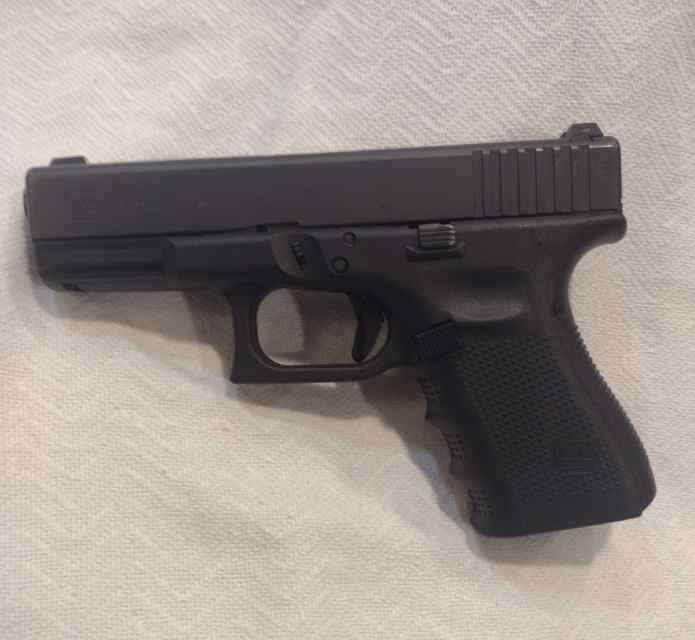 Glock 23 