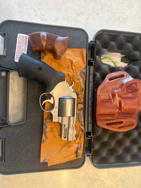 Smith &amp; Wesson performance Center 44 mag