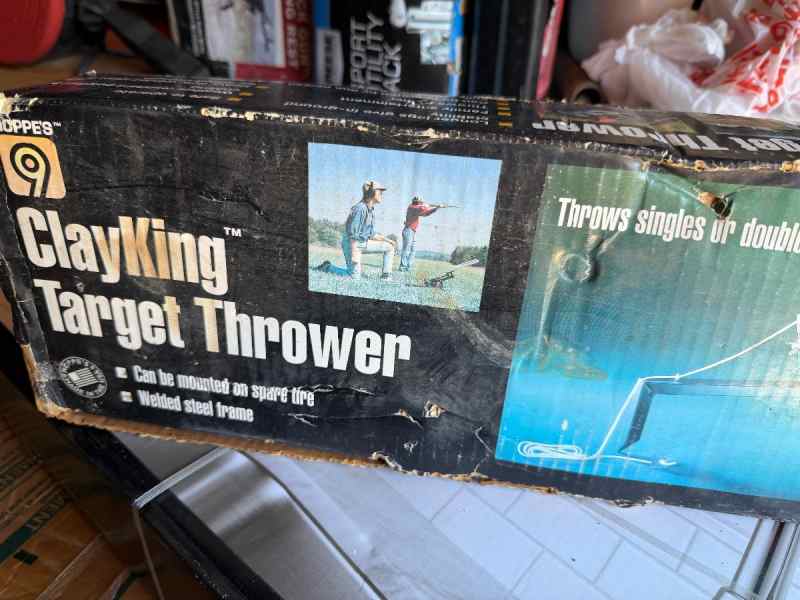 Clay target thrower . New . 20.00