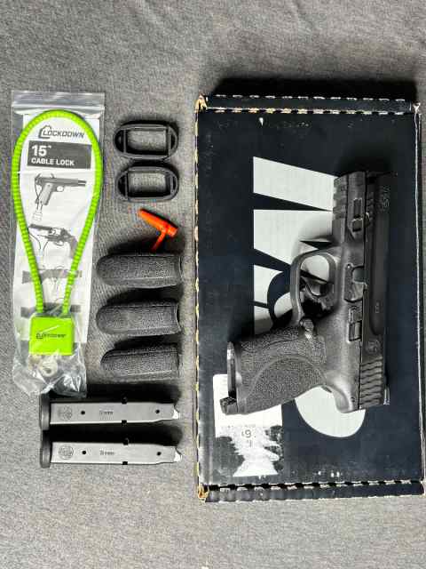 Smith&amp;Wesson M&amp;P M2.0 4" Compact (Never fired)