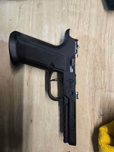 Brouwer Steel Frame M1823 P320 grip module