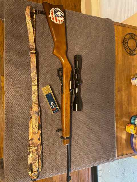 Ruger 10/22 mint condition 4X Redfield tracker