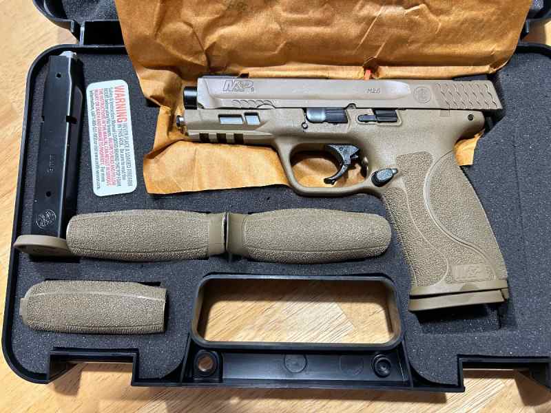 Smith &amp; Wesson M&amp;P9 M2.0 FDE, TRUGLO- TFX