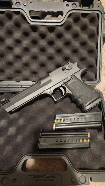 Desert eagle .357 comp with 3 mags and ammo