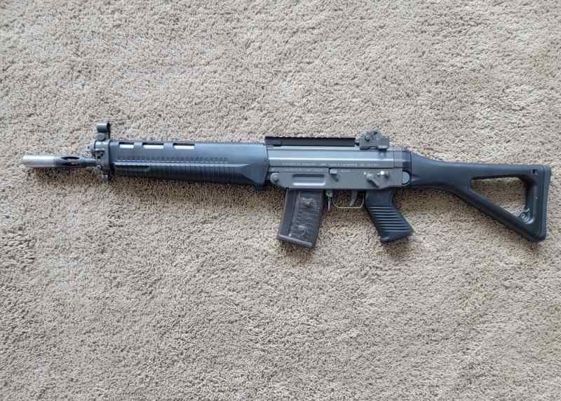 Rare &amp; in Excellent Conditon Sig 551-2SP SWAT- Law