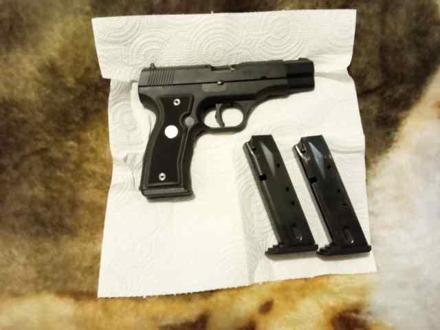Colt all American 2000 9mm (today only!)