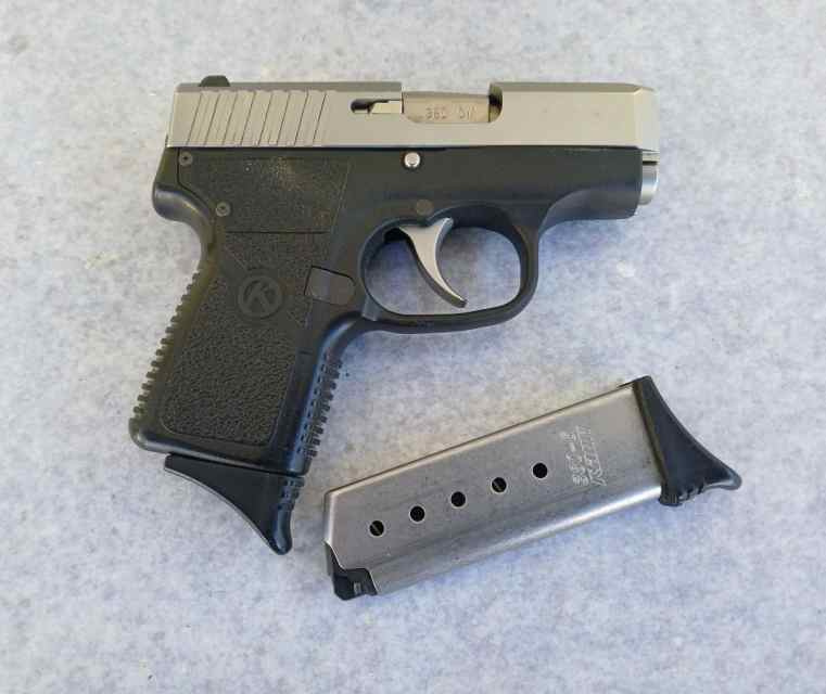 KAHR CW 380 2.jpg