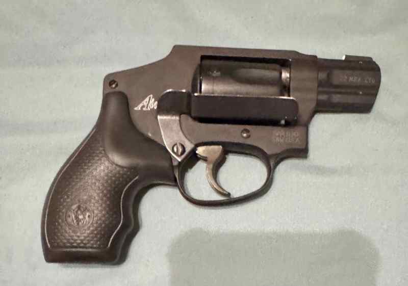 Smith &amp; Wesson .22 mag Airlite