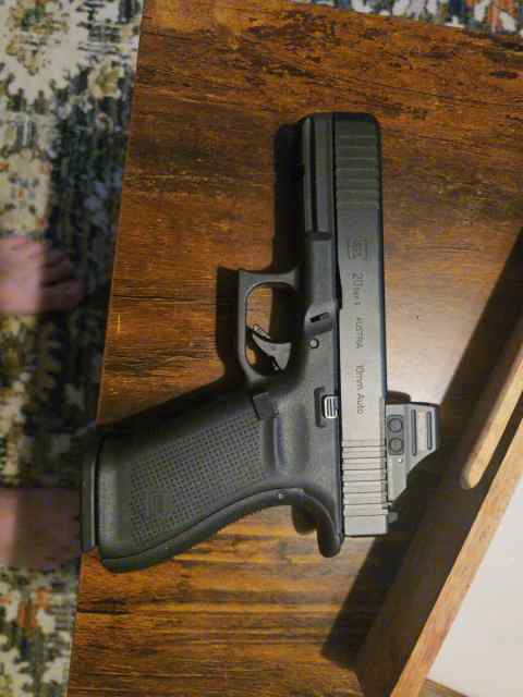 Glock 2 with solar holosun 
