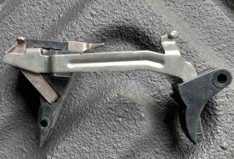 Glock OEM trigger bar, housing &amp; ejector 