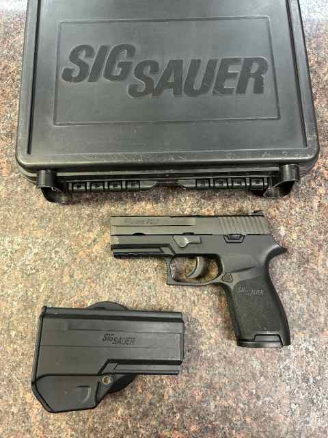 Sig Sauer p250 pistol 