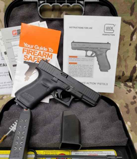 GLOCK 19 GEN 5 WITH 2 MAGS &amp; BOX &amp; PAPERS