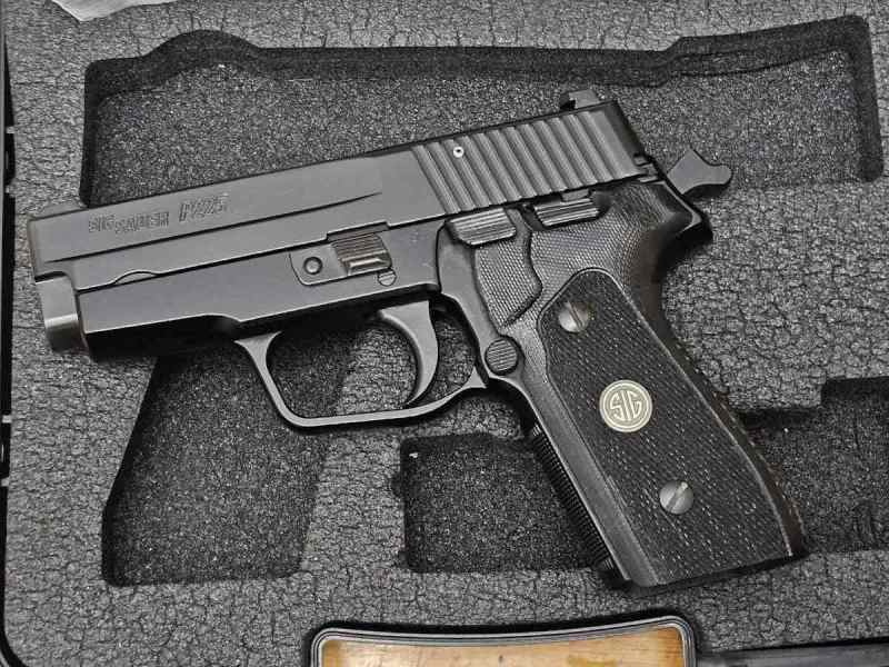 Like New SIG Sauer P225 A1 9mm w/ 4mags