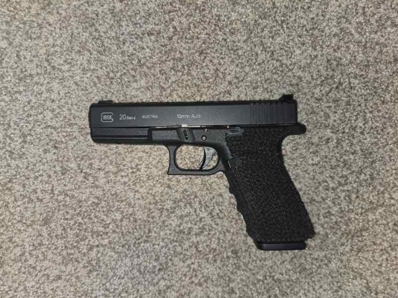 GLOCK 20 GEN4 W/Extras