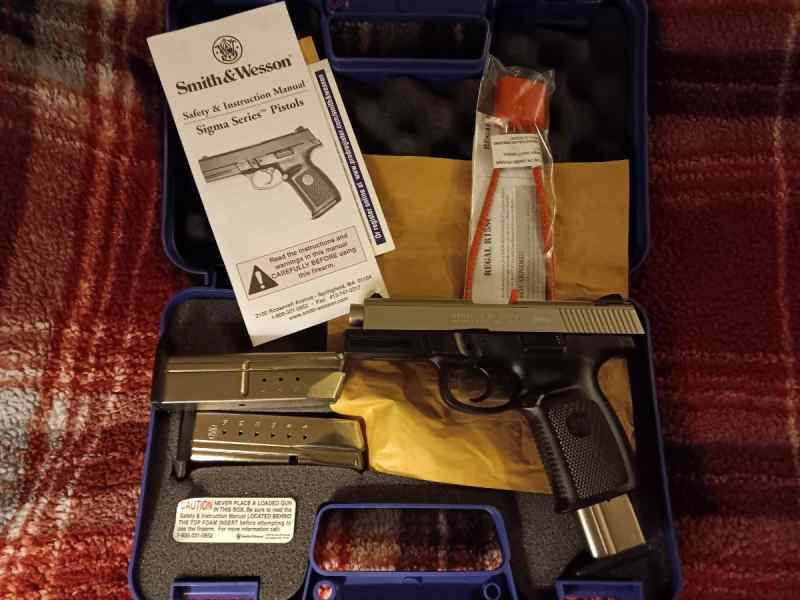 S&amp;W 9mm SD9 VE  - 4 inch barrel,, 16+1, + 3  mags.